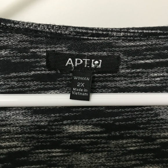 Apt 9 Black Pullover Rayon/Spandex Top Size 2X EUC - Picture 3 of 4